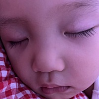集美们，19个月的宝宝不吃药，硬味哄着味，拿吃的逗她，好多方法都试过了，就是不吃药，死劲嗷嗷哭那种...