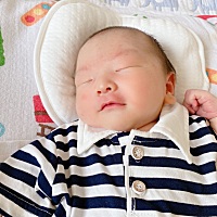 第四天的小朋友！帅帅的有没有！我们给爸爸来个迷惑的微笑！