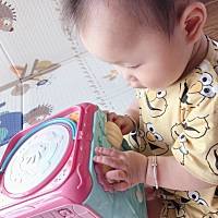 可别再说一个儿子的以后挣的钱都是你们的了，自从结了婚穷出新高度，宝宝喝喜酒的时候我妈拿了一万多被...