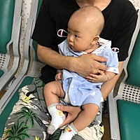 各位宝妈们 宝宝四个半月了可以开荤吗