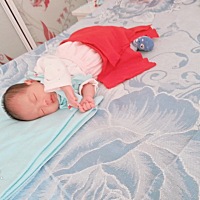 我和宝宝就要满月了，嘻嘻