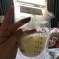 两个月，看尽了这个城市最深的夜、最早的阳光。 两个月，和乳腺做斗争，在母乳喂养和人工喂养之间挣扎徘...