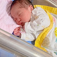 7.16号剖的，八斤，女宝宝 孕期没有忌口过……不过胖了五十斤，掉了十五斤……流泪……减肥之路才刚开始...