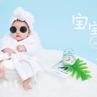 目前体重12.5斤 身高61/62左右 纯母乳喂养宝宝 大家有群拉我呀 每天聊聊日常呀