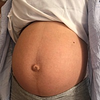 这是我家亲戚 大家帮忙看下是男孩女孩哦  32周了😁 谢谢大家
