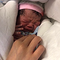 图片依次为，刚出生，出生一周，四维彩超，看看像不像