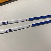 月经推迟了五天昨天还和老公aa，完了感觉有点粉色的血，以为是大姨妈来了，但完了到今天也没来，就测了...
