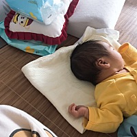 想问下美妈们、你们宝宝在月子里一天拉几次粑粑？
