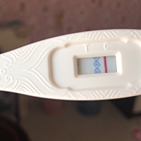 备孕二胎，大姨妈推迟三天，还是一条杠，测纸已经测完了就是看不出来。难道是我太紧张了😰