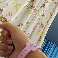 三胎超快顺产，早上五点多羊水破，叫120车到医院已经6点了，七点多就生了，滋味酸爽 ，从此封肚