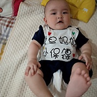 希望你平平安安快快长大 快九个月了，奶水快不够了 变瘦了 快没奶水了可咋办要生气了，可怜我的宝宝 困...