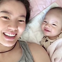 感觉挺像我的，每天醒来就看着我笑，真好，看到他感觉其他的所有憋屈都不算什么了