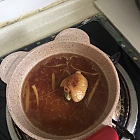 今天我们吃鸡翅包菜 哈哈