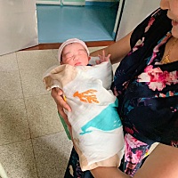 22号早上见红 23号半夜肚子疼去医院 医生说宫口没开 让住院待产 一直到25号早上都没有开宫口 痛了三天 ...