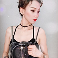 别人是生完瘦不下来，我是越来越瘦…… 并且母乳喂养10个月还在持续进行中😂 儿子倒是养的白白胖胖，...