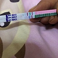 姐妹们，粉色的是排卵试纸 绿色的是早孕试纸 这样是怀孕了吗