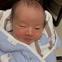 今天回医院复查，宝宝黄疸指数三百多被要求住院了，好想我宝宝啊，希望她快快好起来回到妈妈身边