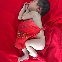 我现在满身热痱子，痒死我了