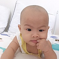 从怀孕到生，不知道熬了多少个日夜，不是想抱怨生活，只是觉得每个人为了某生，都在默默承受着