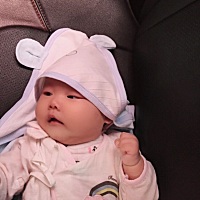 两个女宝宝一个一岁，一个三岁，可爱的女宝宝，虽然全家人都很喜欢，但是爷爷奶奶表面上不说，心里却还...