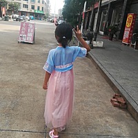 头痛欲裂，月子没做好，受气，现在还脚疼，头痛，😖😖😖一天也不想呆在这个陌生人的家里，讨厌过...