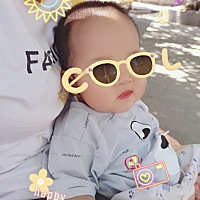 小宝宝晚上睡觉老是睡得不踏实，总是翻来翻去的，有同款的吗？
