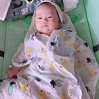 2020.08.02。鹅纸已经快两个月了，真不敢相信，前几天开始想啊呀 &咿呀哼唧，这两天开始会跟大人对话了...