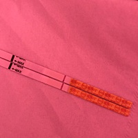 请问这个有灰印吗？怎么看都觉得有……