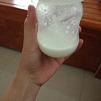 两边的奶水吸出来就这么一点点，真是急哭！有没有什么效果好一点的下奶方法！