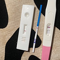 我今早又没忍住测了三个，长方形那个秒出现印子，那两个是不是传说中的意念灰啊，这是怀了吗？