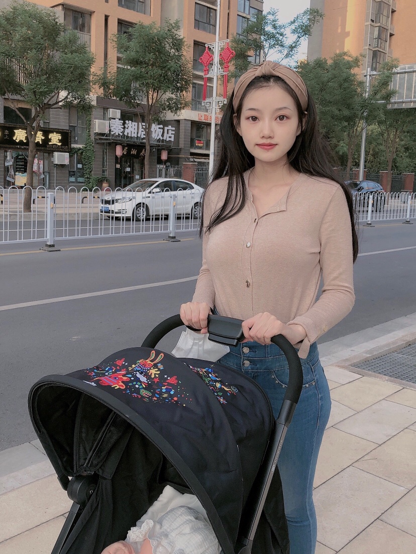 带着宝宝去遛弯