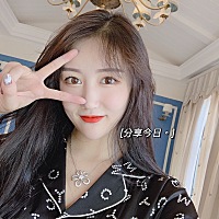 之前怀孕8个月的时候老公给我买了个睡裙，比我之前穿的所有的都舒服，而且也不会显得自己怀孕了就不好看...