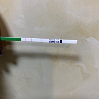 姐妹们帮我看看我这个白带拉丝是不是就是排卵了……