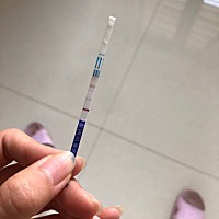 月经推迟一周，早起测的，这是有了吗，不知道试纸准不准