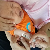 宝宝快4个月了，去打预防针时，医生在我们的接种证上，把所有的接种预防针，都按照时间顺序列出一张表来...
