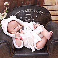 请问宝妈们母乳四个月的宝宝需要吃钙铁锌吗？需要添加什么？