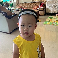 不知道是不是太久没有更新宝宝成长的文章，管家把我之前生宝宝的文章又推上去了，近日不小人留言和点赞...