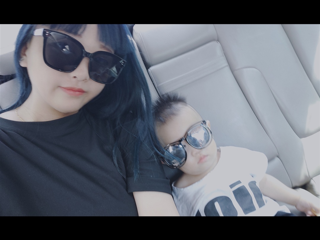 看我这大哥的样子  哈哈哈