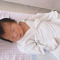 一直以为40周不生需要去催产了，最后一天晚上洗完澡肚子疼在睡觉感觉宫缩和平常不一样特别疼 ，2分钟左...