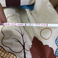 这个有吗 这个是第一次用的 第二次用第二条就稍微浅一点，没有反应，大姨妈没来第一天[捂脸]