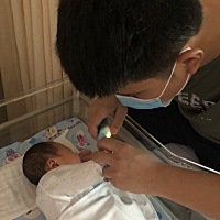 剖腹第三天，整体恢复不错，已经可以下床走走了。整个后勤工作超给力，妈妈和月嫂阿姨在医院照顾我和宝...