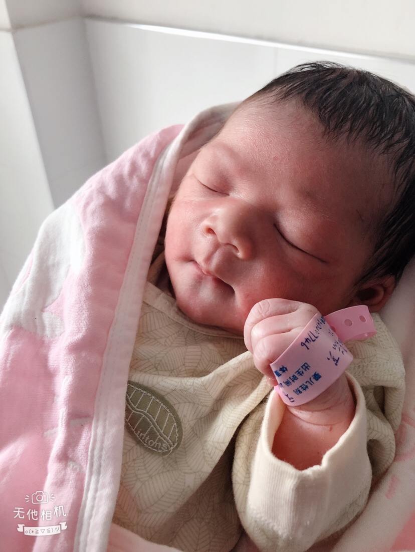 宝宝出生第一天