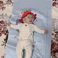 都六个月了、体重还是14斤、真的是我的母乳没有营养吗？需要买点奶粉搭配吗？而且她每天晚上睡觉不踏实...