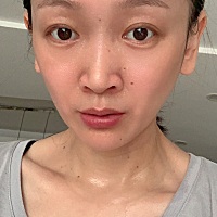 上午7.40起床，空腹白开水、燕窝，吃早饭，哄娃睡觉（宝和公婆睡，每天七点不到就醒了）我九点多哄他睡...