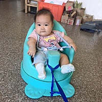 小家伙，四个多月从5斤8两长到了16斤，每天都有新技能，我还是新鲜的不得了，哈哈哈