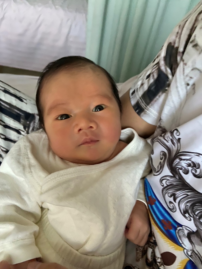 整个孕期七大姑八大姨的都说我要生个女儿，所以看什么肚型不准！