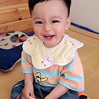 越大越难带哦，特别是现在在学走路，天天就是拉着你到处走，真心累