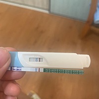 请姐妹们帮忙看一下～到底啥情况～月经推迟，小腹不舒服