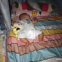 大宝也是这样。吃母乳腹泻。奶粉也是。益生菌乳糖酶都试过了。拉到一岁多。就这个月才开始没啦。不过饮...