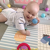 我们今天六个月啦！体重20斤 身高70公分 从出生到现在每次体检都不合格 说他超长超重🙈让我们回来减肥...